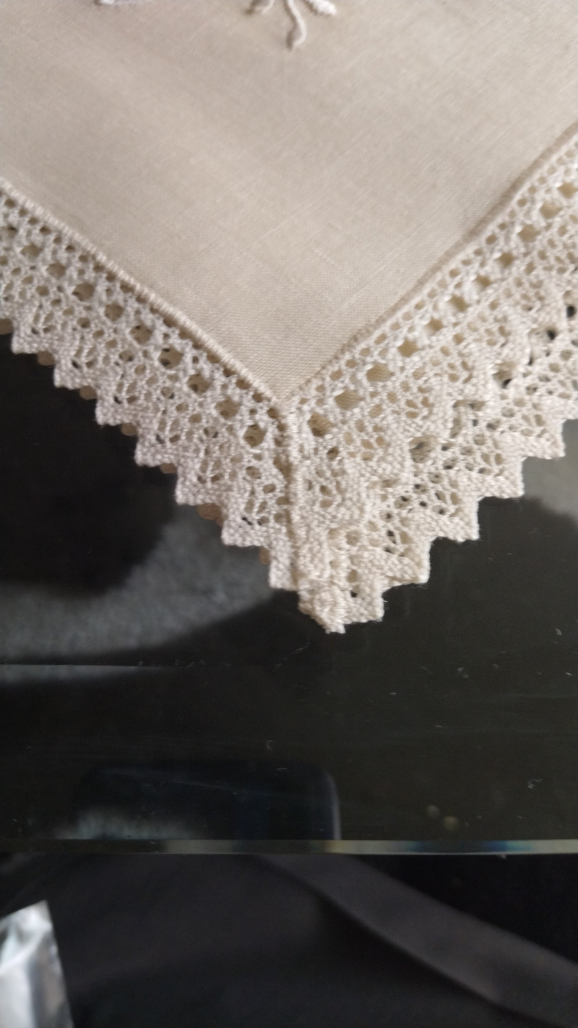 Pañuelo bordado de Bautizo de lino español